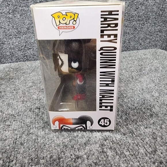 Lot Funko Pop! Vinyl DC Universe Harley Quinn with Mallet #45 + Keychain DC Mini - Picture 8 of 9